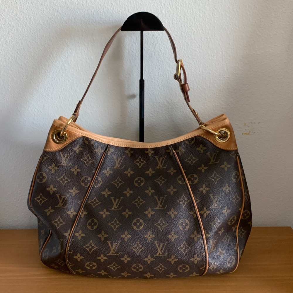 Louis Vuitton Brown Monogram Shoulder Bag with Gold Accents - Picture 2 of 16
